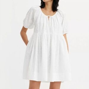 Levi's Jaylee Short Sleeve White Flowy Mini Dress. 100% Cotton, Size Small.